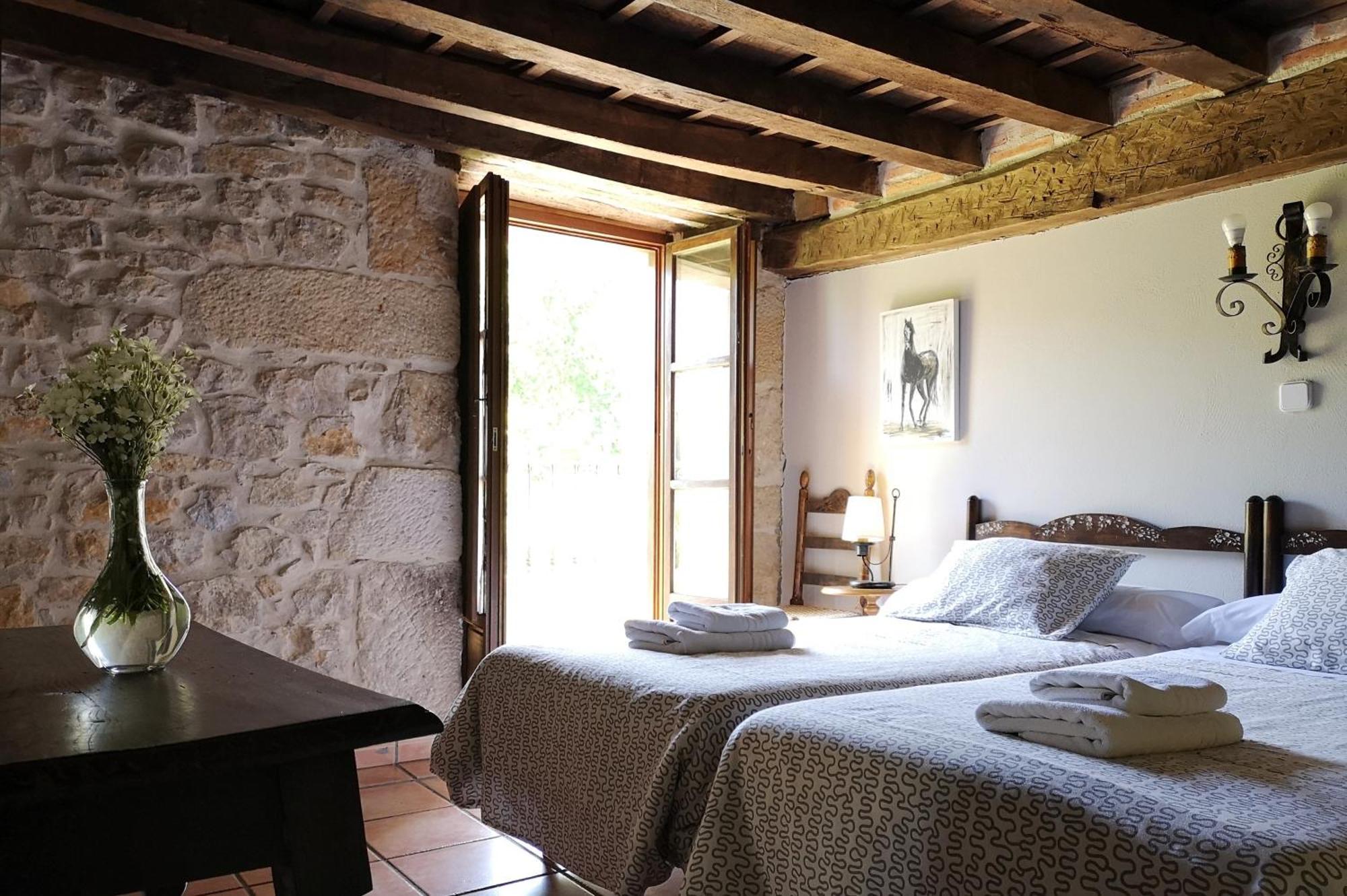 Casa Rural La Toba I Y II Bezana Eksteriør billede