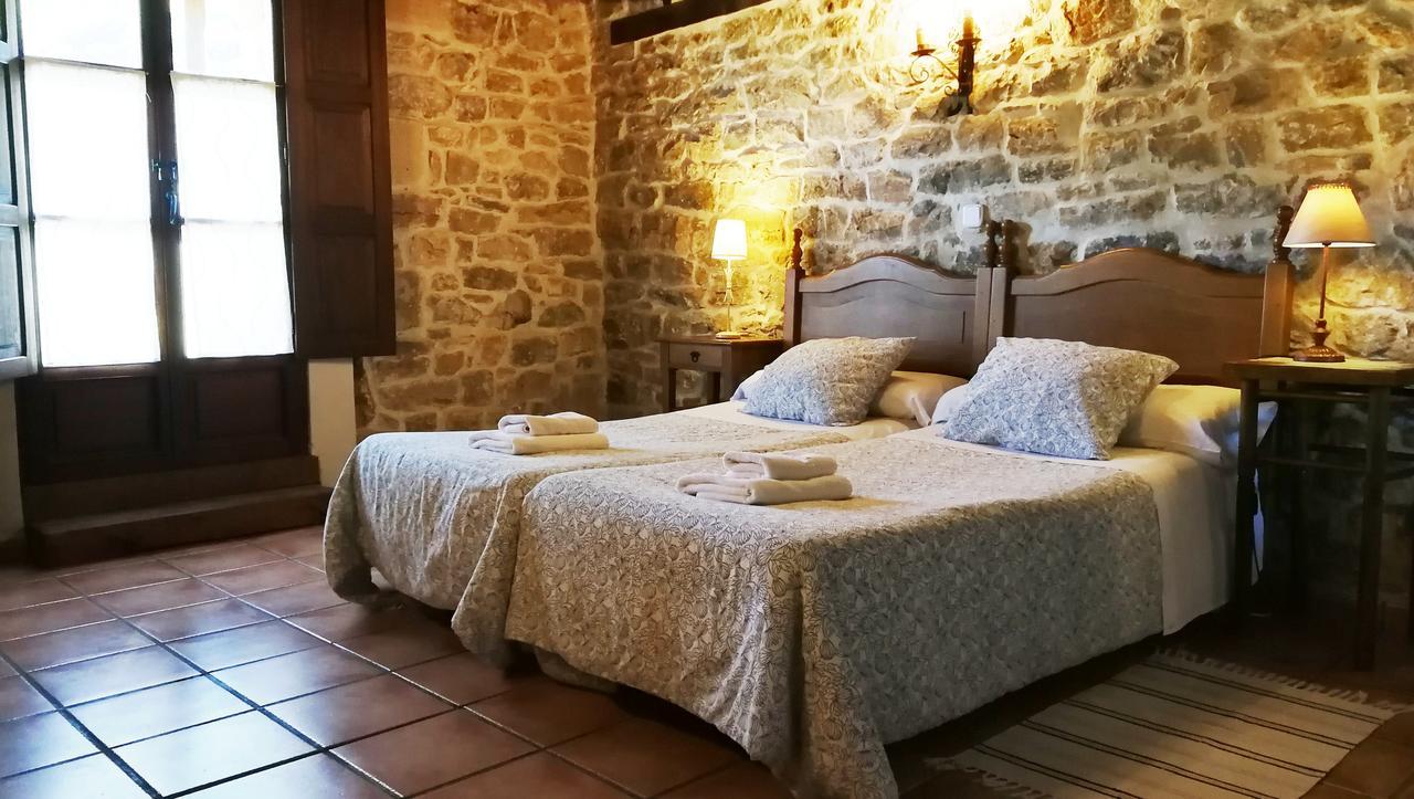 Casa Rural La Toba I Y II Bezana Eksteriør billede